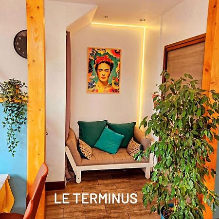 Le Terminus Hotel LʼArbresle Buitenkant foto